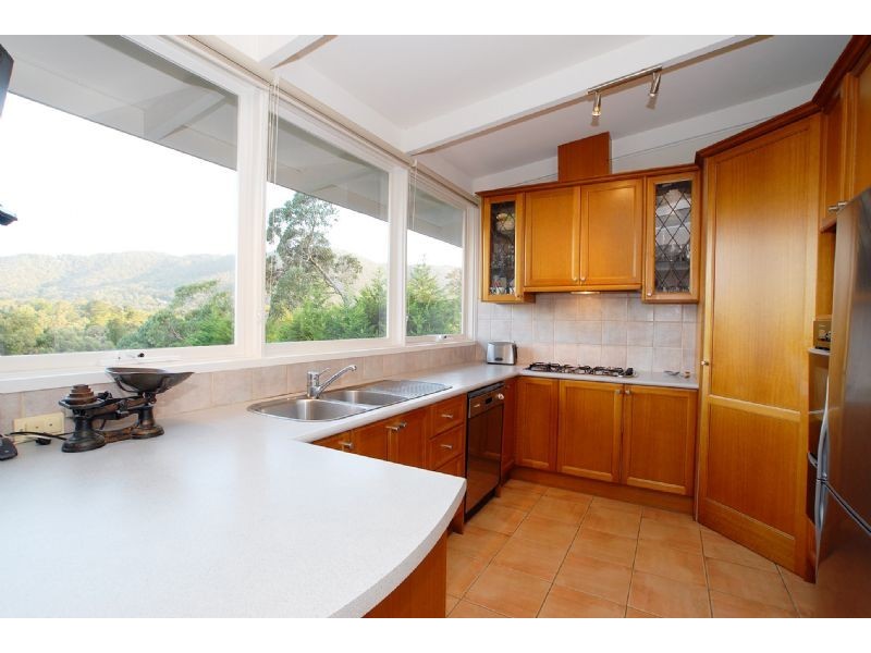 31 Smithacres Road, Montrose VIC 3765