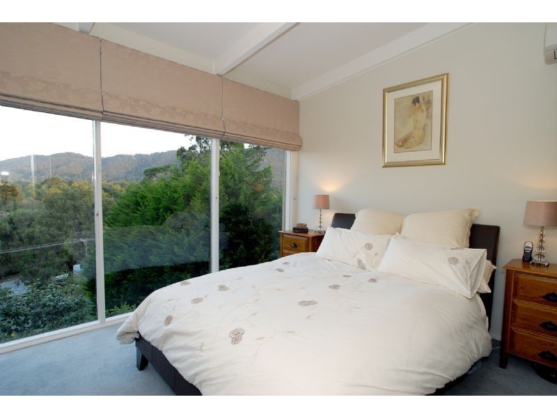 31 Smithacres Road, Montrose VIC 3765