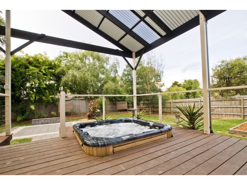 94 Allambanan Drive , Bayswater North VIC 3153