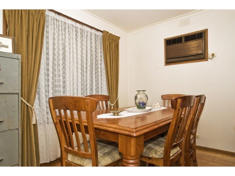 47 Thomas Street, Croydon South VIC 3136