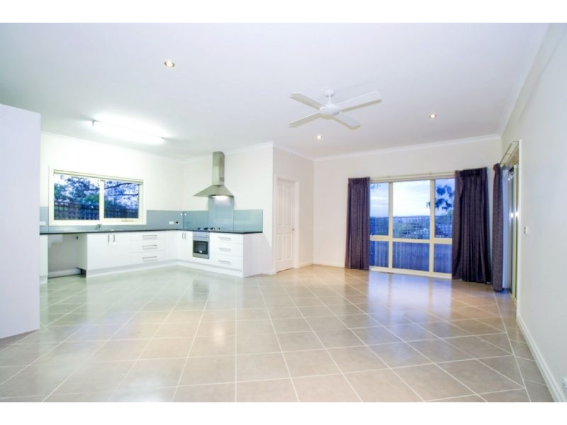 2/185 Maroondah Hwy, Chirnside Park VIC 3116