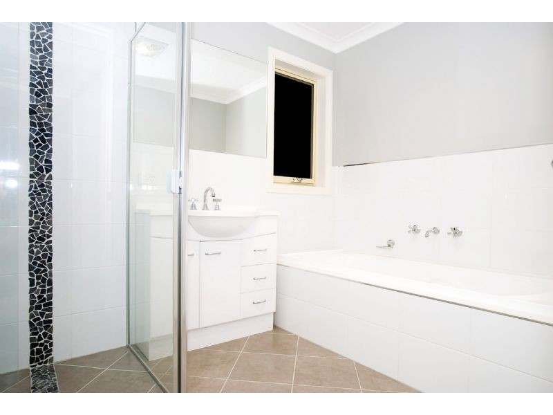 2/185 Maroondah Hwy, Chirnside Park VIC 3116