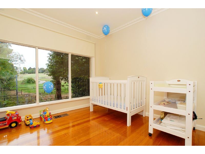 1 Vicki Street, Croydon VIC 3136