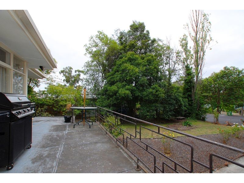 1 Vicki Street, Croydon VIC 3136