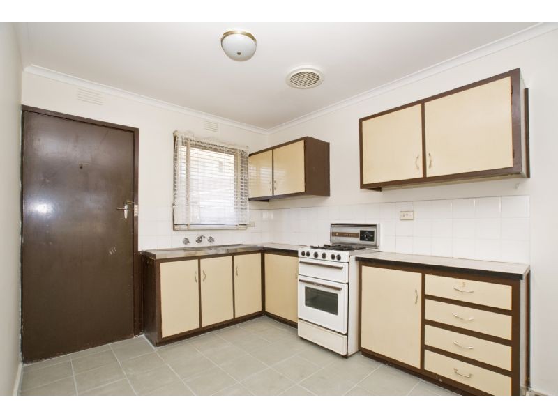 2/18 Newman Road, Croydon VIC 3136