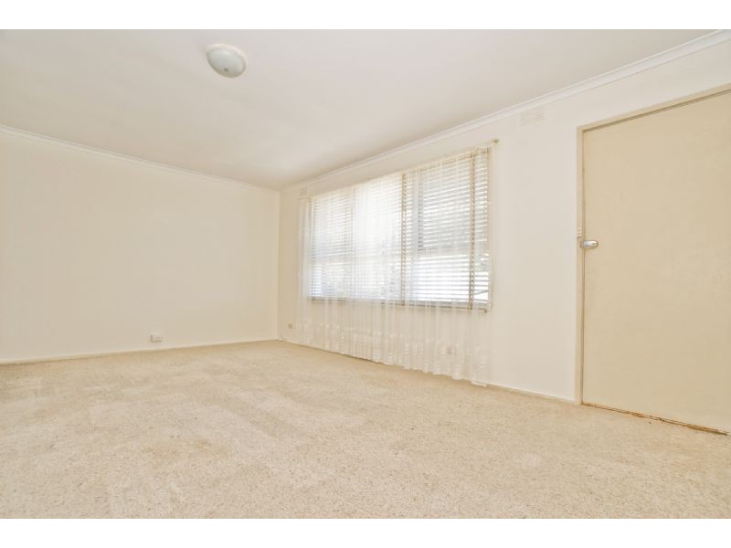 2/18 Newman Road, Croydon VIC 3136