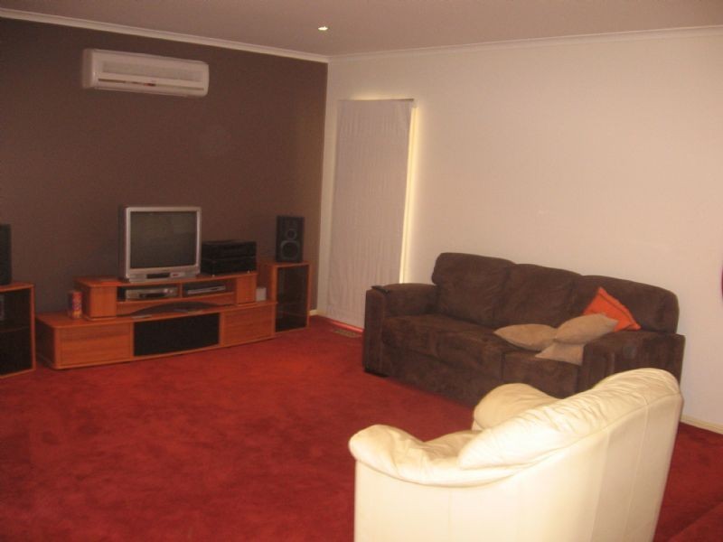 29 Mulduri Crescent, Croydon South VIC 3136