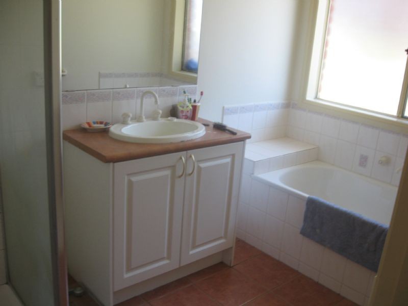 29 Mulduri Crescent, Croydon South VIC 3136