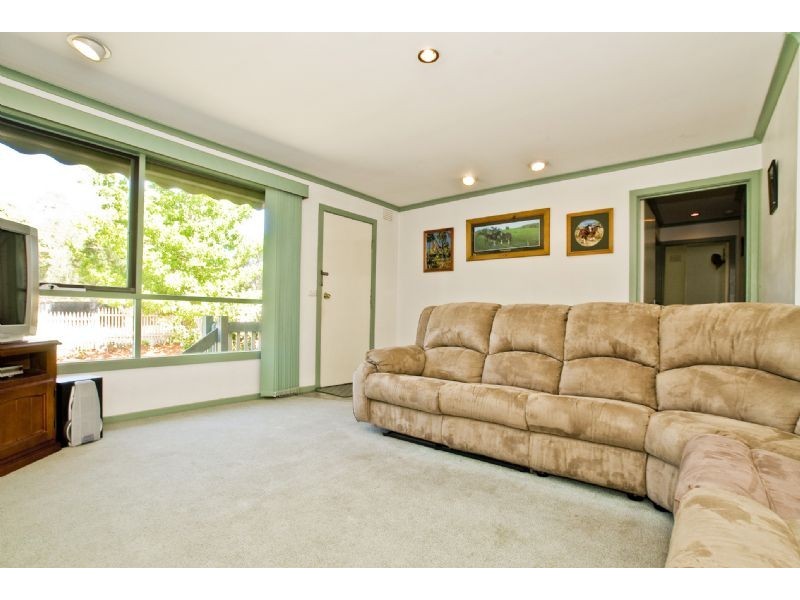 16 Baker Road, Bayswater North VIC 3153