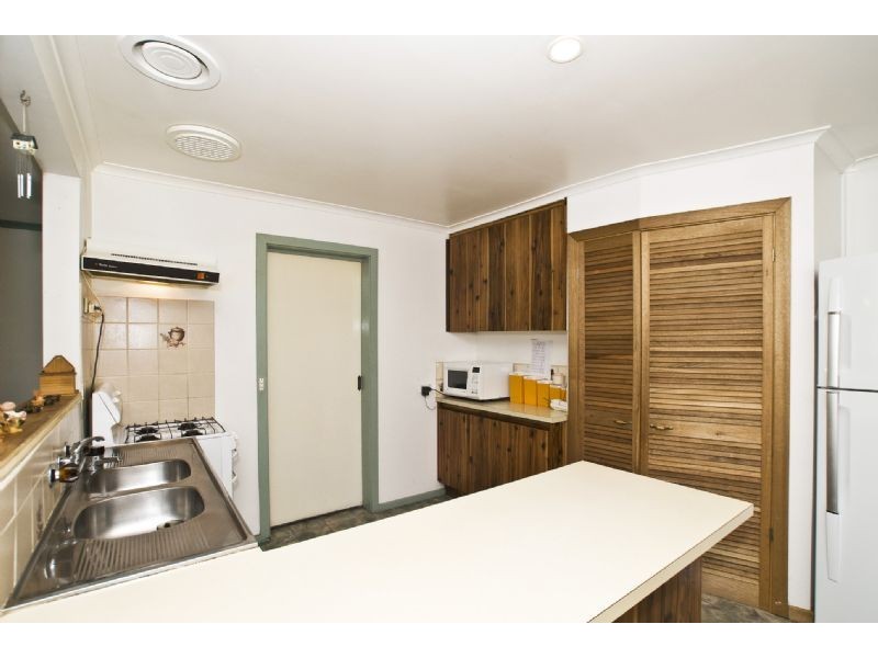 16 Baker Road, Bayswater North VIC 3153