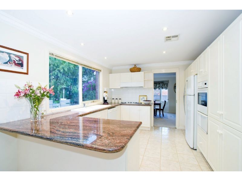 25 Galtymore Close, Warranwood VIC 3134