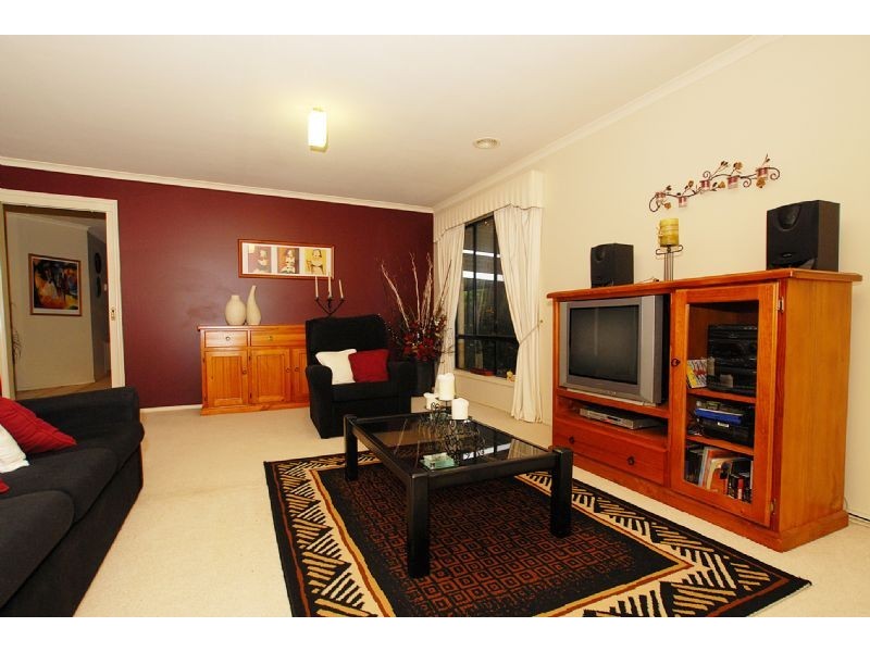 23 Strathfield Parade, Croydon VIC 3136