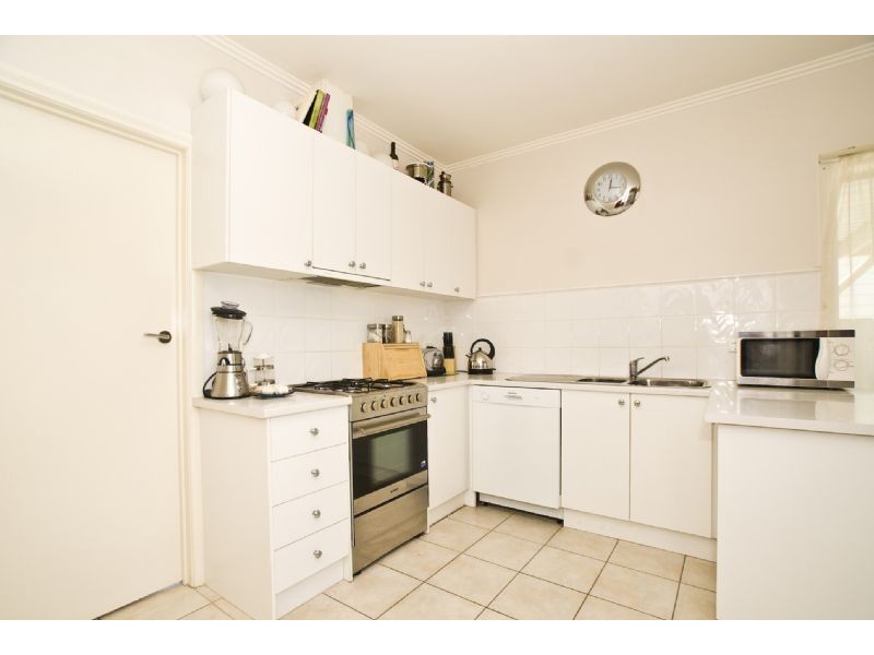 1/17 Vinter Avenue, Croydon VIC 3136