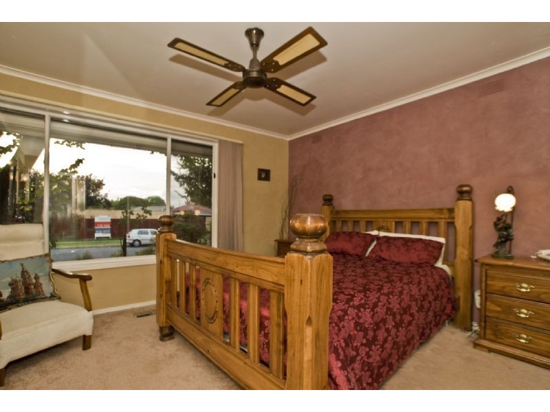 36 Beatrice Street, Kilsyth VIC 3137