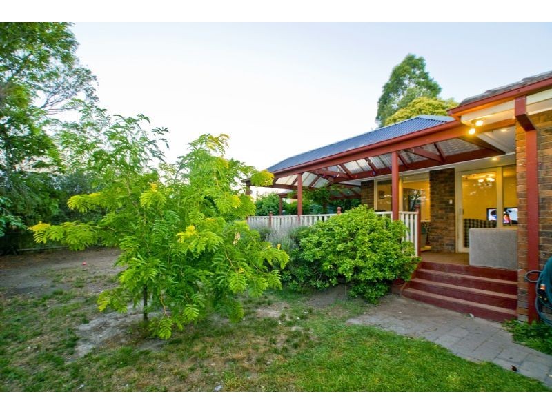 30 Cherrytree Grove, Croydon VIC 3136