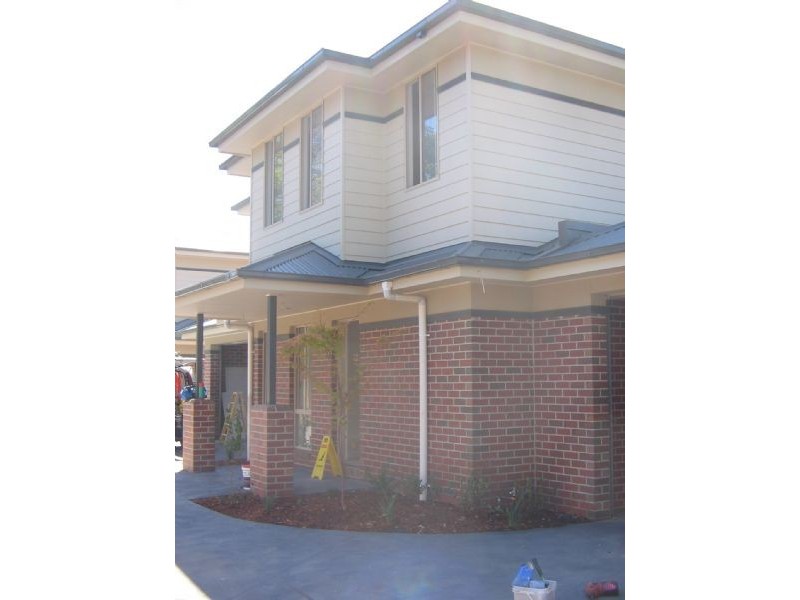 2/27 Vinter Avenue, Croydon VIC 3136