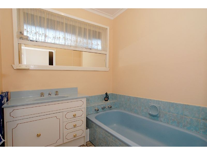 42 Murray Road, Croydon VIC 3136