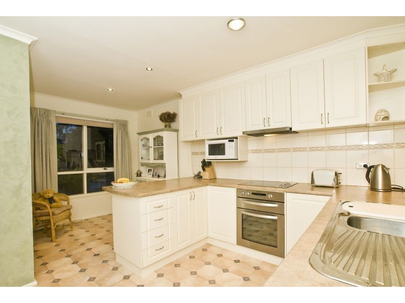 66 Birkenhead Drive, Kilsyth VIC 3137