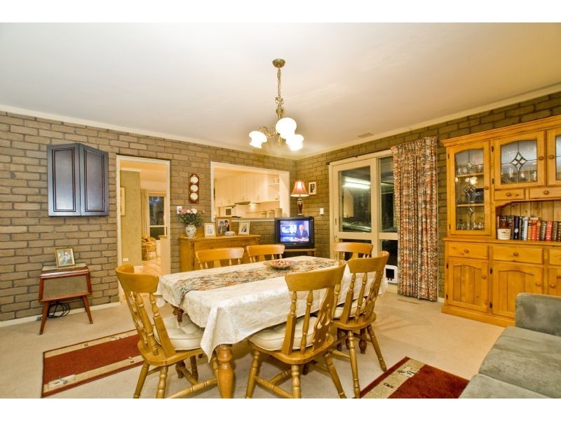 66 Birkenhead Drive, Kilsyth VIC 3137