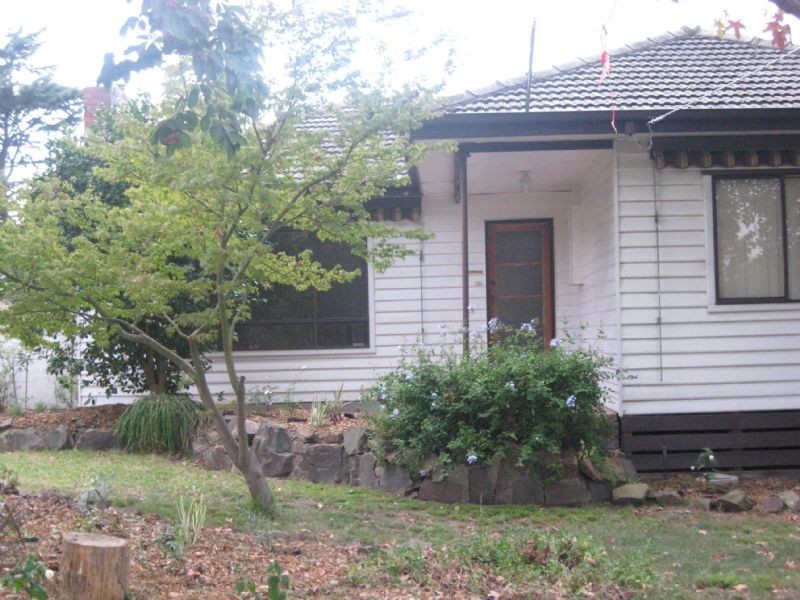 18 Ervin Road, Kilsyth VIC 3137