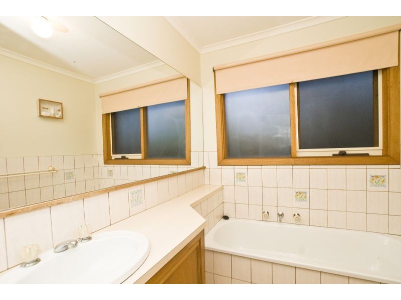 21 James Milne Drive, Croydon North VIC 3136