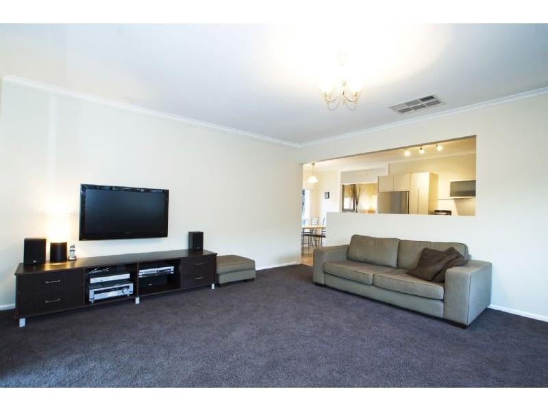 24 Yvonne Aveneue, Croydon South VIC 3136