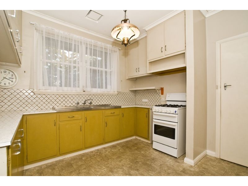 13 Bungalook Road, Bayswater North VIC 3153