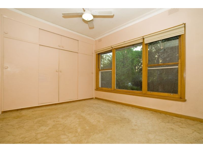 13 Bungalook Road, Bayswater North VIC 3153