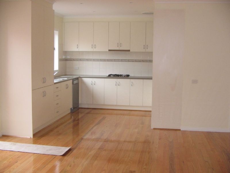 2/293 Maroondah Highway, Croydon North VIC 3136