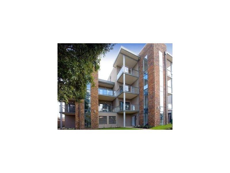 2/4 Civic Square, Croydon VIC 3136