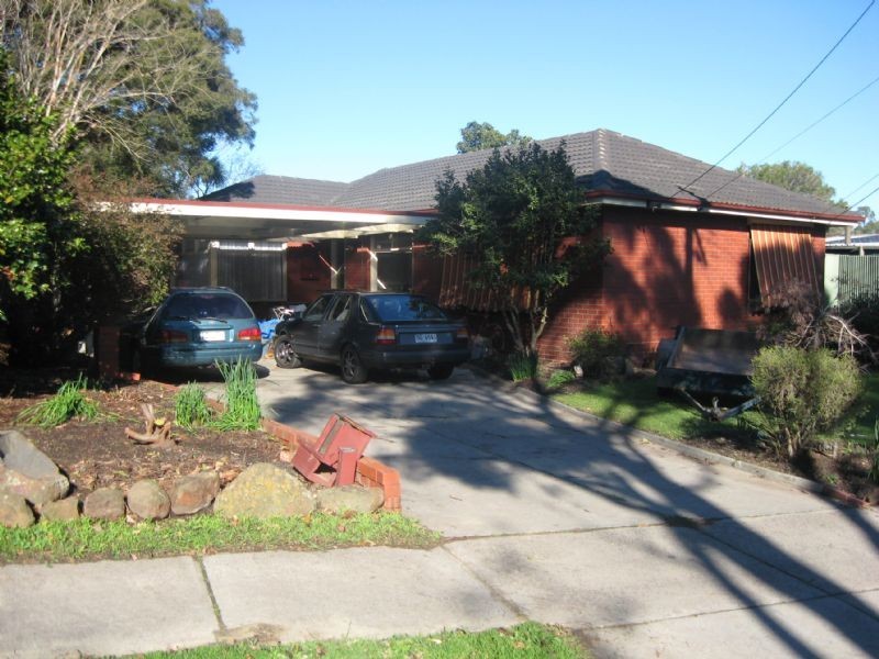 41 Sevenoaks Avenue, Croydon VIC 3136