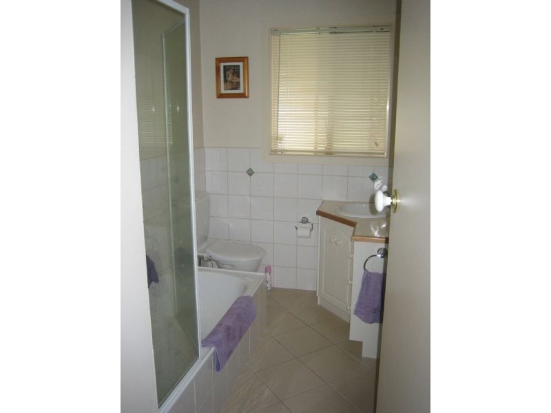 4 James Road, Croydon VIC 3136