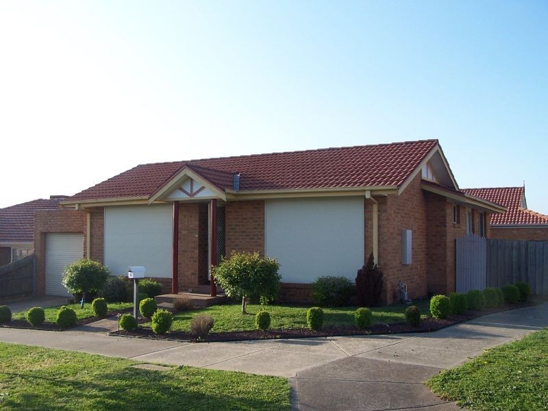 67 Bowman Drive, Mill Park VIC 3082