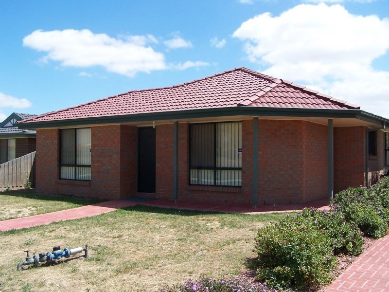 12 Serenity Way, South Morang VIC 3752