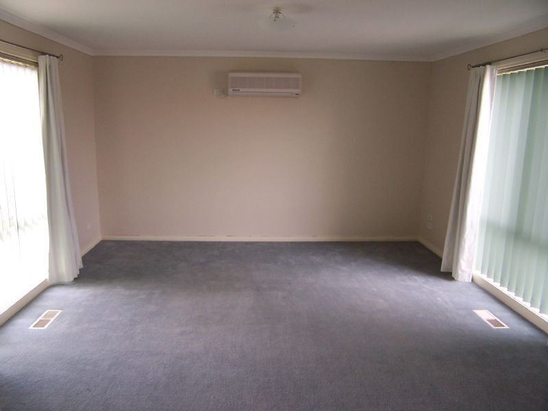 2/2 Heroic Court, Mill Park VIC 3082