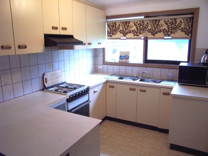 2/12 Young Street, Epping VIC 3076