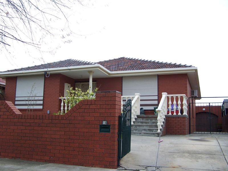 16 Lockwood Grove, Thomastown VIC 3074