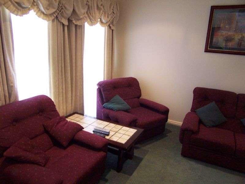 10 Sunbird Gardens, Epping VIC 3076