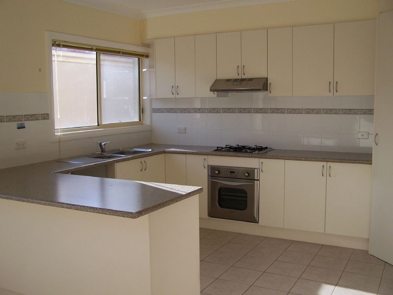 4/4 Payne Place, South Morang VIC 3752