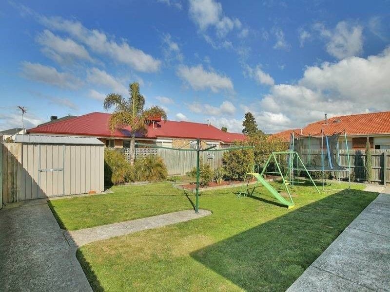 34 Peugeot Pursuit, Mill Park VIC 3082