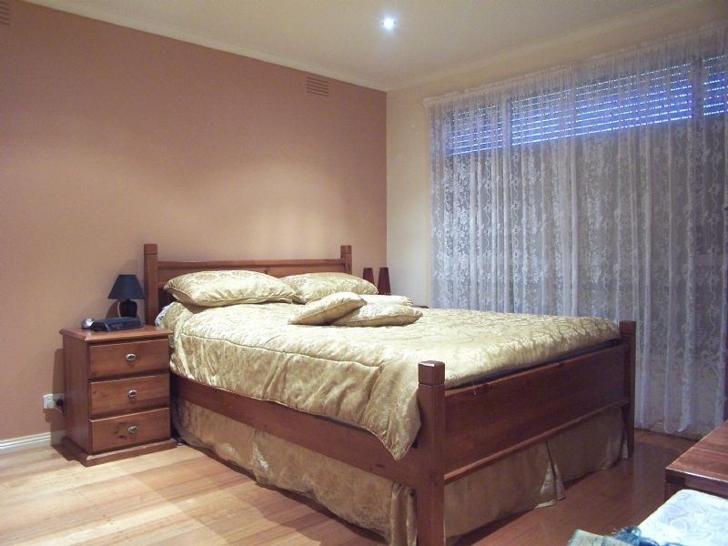 32 Peppercorn Parade, Epping VIC 3076