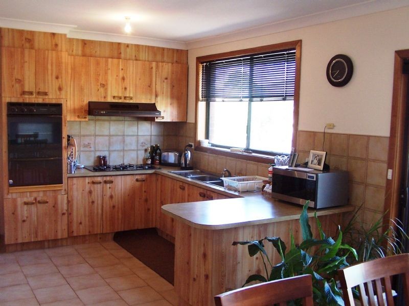 2/11 Marjory Street, Thomastown VIC 3074
