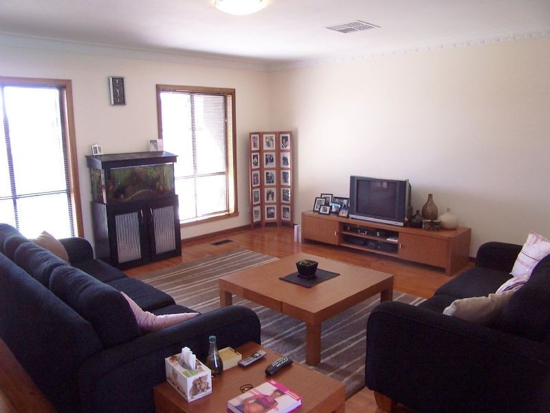 2/11 Marjory Street, Thomastown VIC 3074