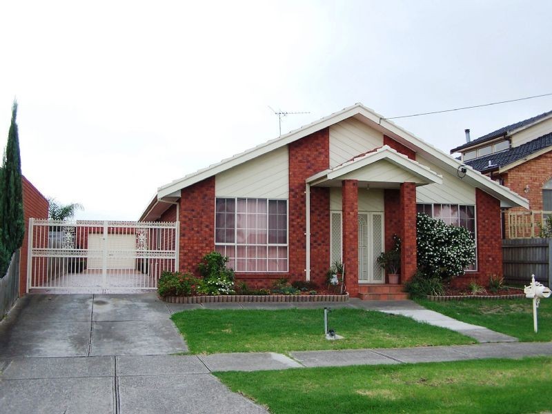 24 Benaroon Drive, Lalor VIC 3075