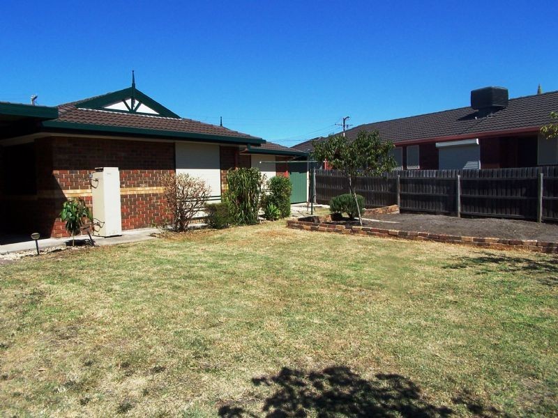 6 Wellington Crescent, Lalor VIC 3075