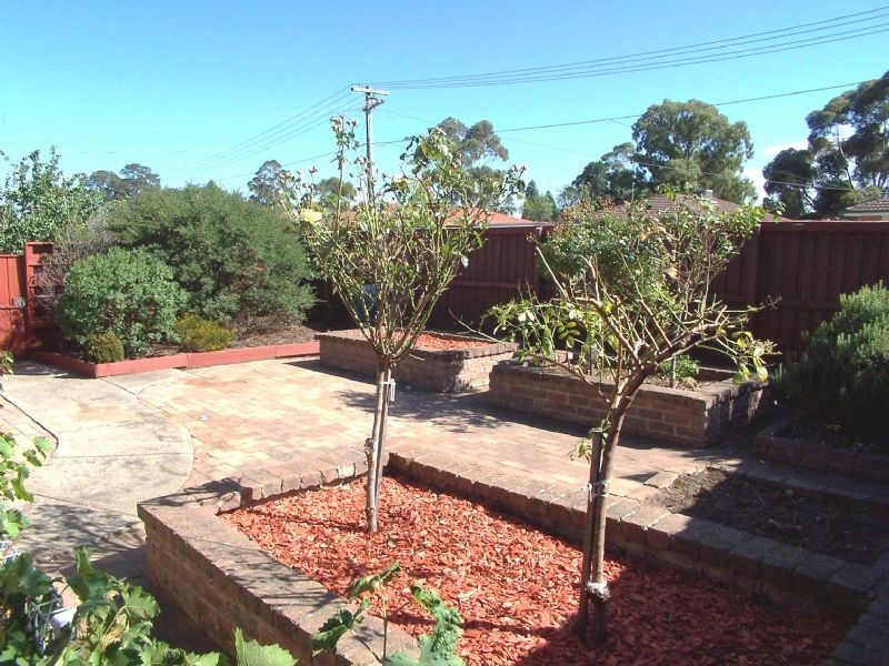 8 Maywood Drive, Epping VIC 3076