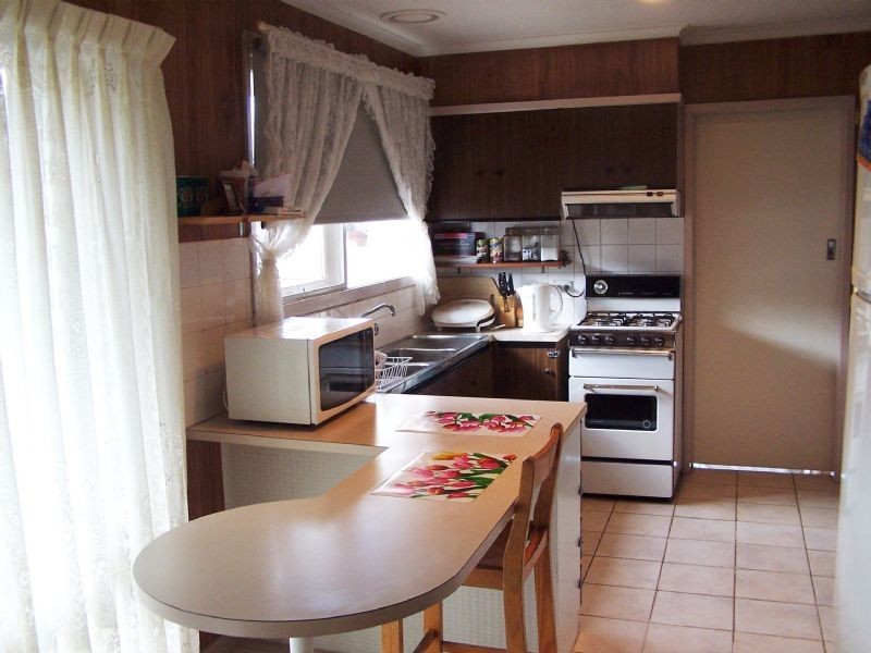 16 Valentine Avenue, Thomastown VIC 3074