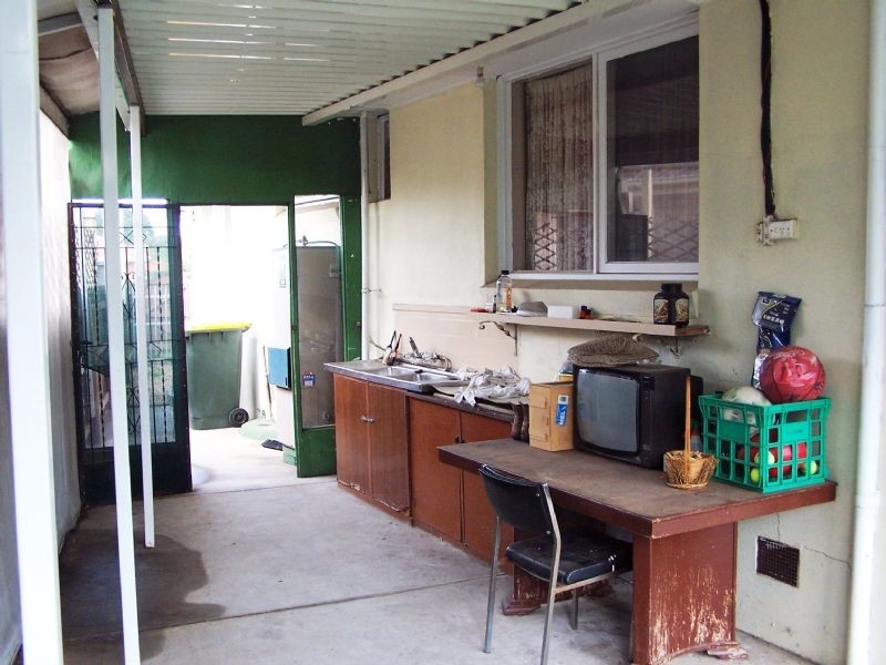 16 Valentine Avenue, Thomastown VIC 3074