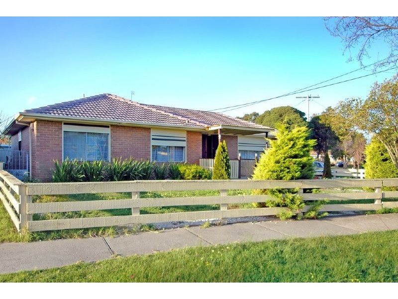 8 Buller Parade, Lalor VIC 3075