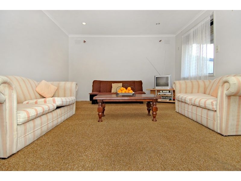 8 Buller Parade, Lalor VIC 3075